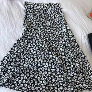 Zara maxi skirt- black/white floral